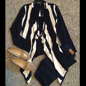 NWT Patterned Navy Blue and Cream Cardigan